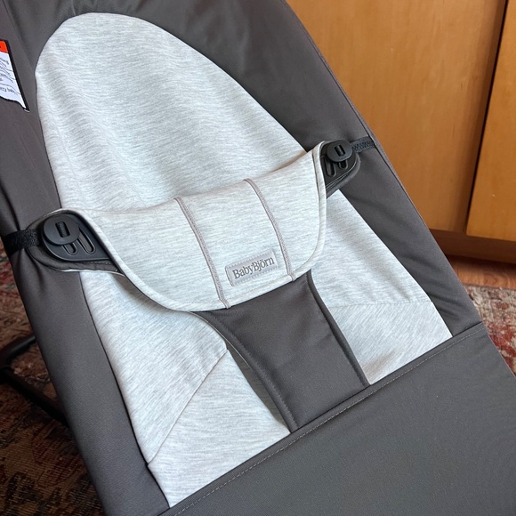 BabyBjorn Bouncer Balance Soft Grey NIB - Picture 5 of 6